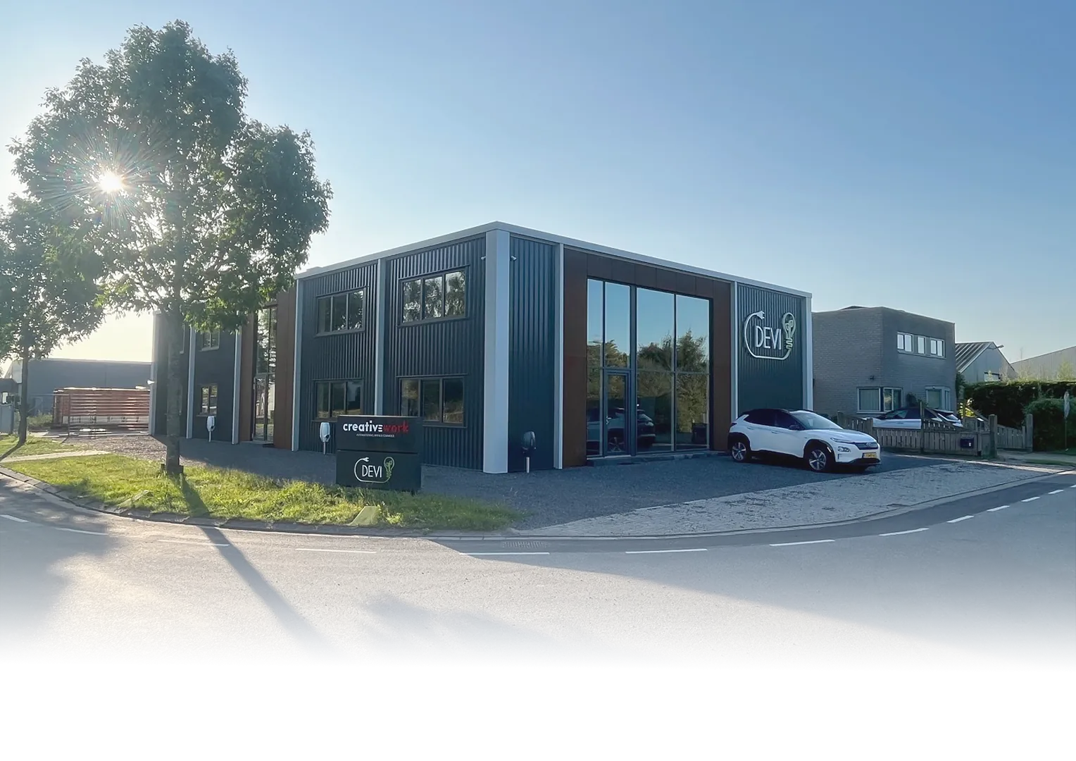 Het kantoor en de showroom van DEVI in Buitenpost